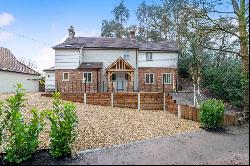 Sandrock Hill Road, Wrecclesham, Farnham, Surrey, GU10 4NS