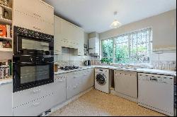 Phillimore Gardens Close, London, W8 7QA