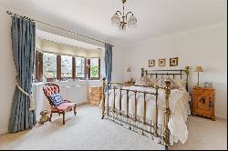 Spinfield Mount, Marlow, Buckinghamshire, SL7 2JU