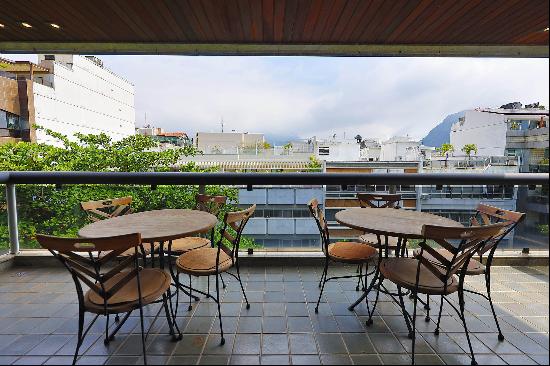 Renovated quadruplex penthouse with Christ the Redeemer and Dois Irmaos views