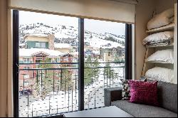 Top Floor YotelPad Studio with Ski Resort Views