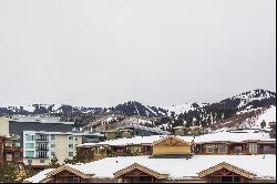 Top Floor YotelPad Studio with Ski Resort Views