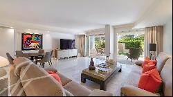 Cannes Croisette Contemporary luxury apartment facing the port