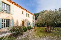 Bastide to renovate for sale in Aix-en-Provence with tennis court close to international s