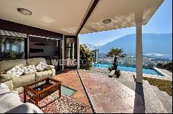 Modern villa with breathtaking view on Lake Maggiore for sale in Tenero-Contra