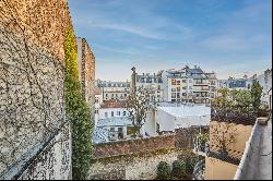 Paris 16th District - An ideal family home