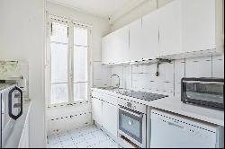 Sale - Apartment Paris 16th (Auteuil)