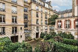 Sale - Apartment Paris 8th (Madeleine)