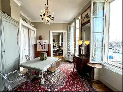 Apartment with a View of La Rochelle's old Port and Towers, with Elevator