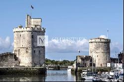 Apartment with a View of La Rochelle's old Port and Towers, with Elevator