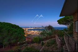 Super - Cannes - Architect designed villa - Panoramic sea view