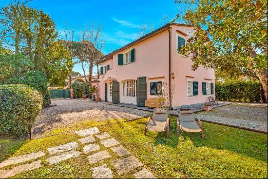 Private Villa for rent in Forte Dei Marmi (Italy)