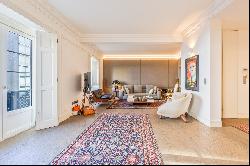 Flat, 6 bedrooms, for Sale