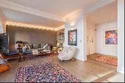 Flat, 6 bedrooms, for Sale