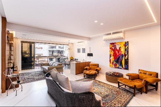 Renovated and sophisticated apartment near Ipanema Beach