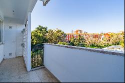 Flat, 4 bedrooms, for Sale