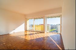 Flat, 4 bedrooms, for Sale