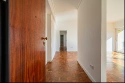 Flat, 4 bedrooms, for Sale