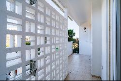 Flat, 4 bedrooms, for Sale