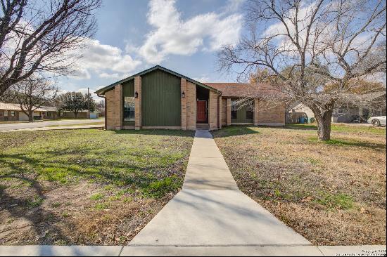 5 Roselawn Cir, New Braunfels TX 78130