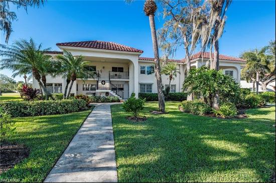 1055 Forest Lakes Dr Unit E209, Naples FL 34105