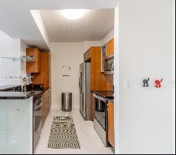 2775 NE 187th St Unit 617, Aventura FL 33180