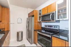 2775 NE 187th St Unit 617, Aventura FL 33180