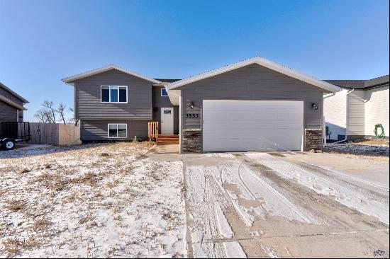 3553 Blackpowder Rd, Rapid City SD 57703