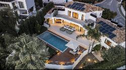 Exquisitely presented villa with sea and mountain views in Nagüe, Marbella 29602