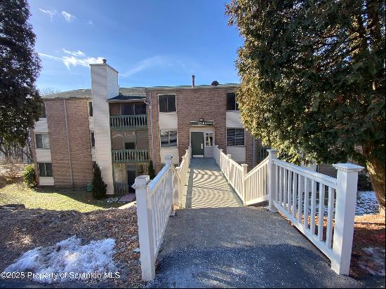 1309 Summit Pointe, Scranton PA 18508