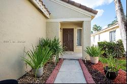 759 San Remo Dr, Weston FL 33326