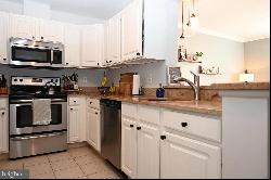 23 Pierside Drive Unit 226, Baltimore MD 21230