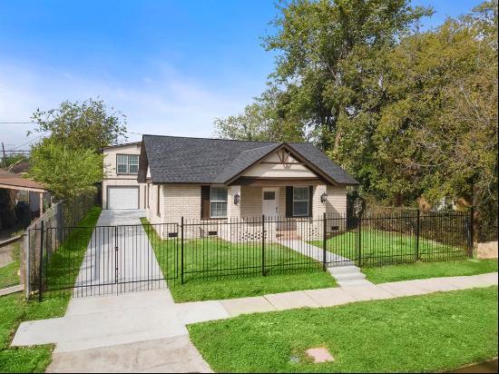 2516 Cumberland Street, Houston TX 77023