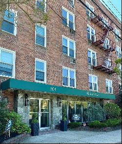 504 Merrick Road Unit 3K, Lynbrook NY 11563