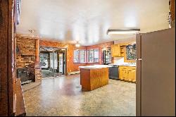 5550 N Lake Drive, Harbor Springs MI 49740