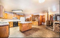 5550 N Lake Drive, Harbor Springs MI 49740