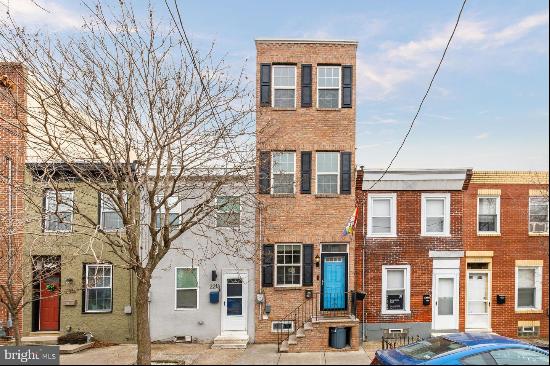 2211 Almond Street, Philadelphia PA 19125