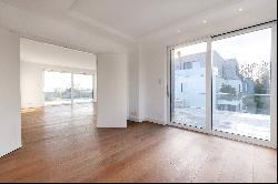 LIGHT-FLOODED PENTHOUSE  DIRECTLY AT THE SCHELLENBERG FOREST