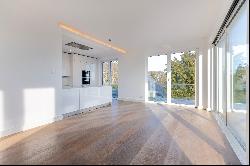 LIGHT-FLOODED PENTHOUSE  DIRECTLY AT THE SCHELLENBERG FOREST