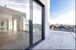 LIGHT-FLOODED PENTHOUSE  DIRECTLY AT THE SCHELLENBERG FOREST