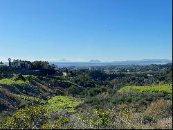 Exclusive Residence with Sea and Mountain Views in Estepona - Luxury and Nature