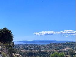 Exclusive Residence with Sea and Mountain Views in Estepona - Luxury and Nature