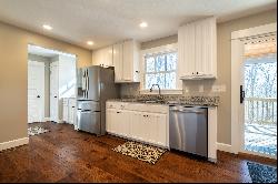 Beautifully Renovated Home Near Heart of Downtown Blue Ridge