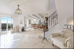 Cozy Provencal-style villa for rent in Mougins