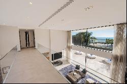 Elegant masterpiece with sea views in El Madroñal.