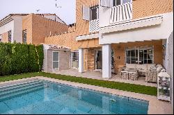 Townhouse with private pool and attic