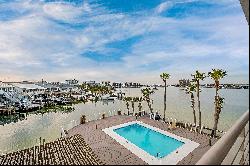 Breathtaking Harbor-Front Condo With Boat Dock, Lift And Stunning Views