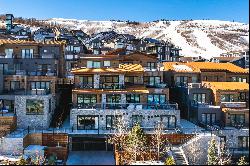 Luxury Ski-In/Ski-Out Residence in Prime King's Crown Location in Park City