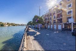 Apartment with views of the Triana Bridge, the Cathedral, and the Torre del Oro