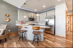 Beautifully Remodeled Black Rock Ridge Townhome with Ski Run Views